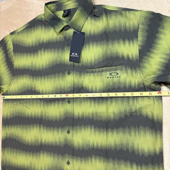 Oakley All Day RC Shirt Green Button Down Short Sleeve Stretch Mens Large NWT - Picture 5 of 7